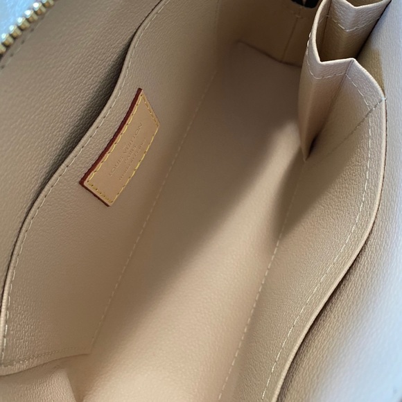 ❌SOLD💔❌ Authentic Louis Vuitton Cosmetic Pouch GM - Picture 8 of 10